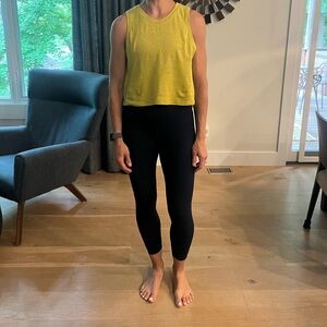 Lululemon Cropped Tank Size 6